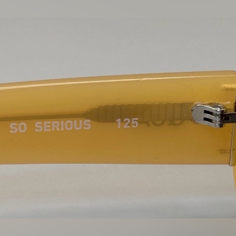 QUAY PARIS SO SERIOUS YELLOW SMOKE SUNGLASSES 😎 - Picture 8 of 10